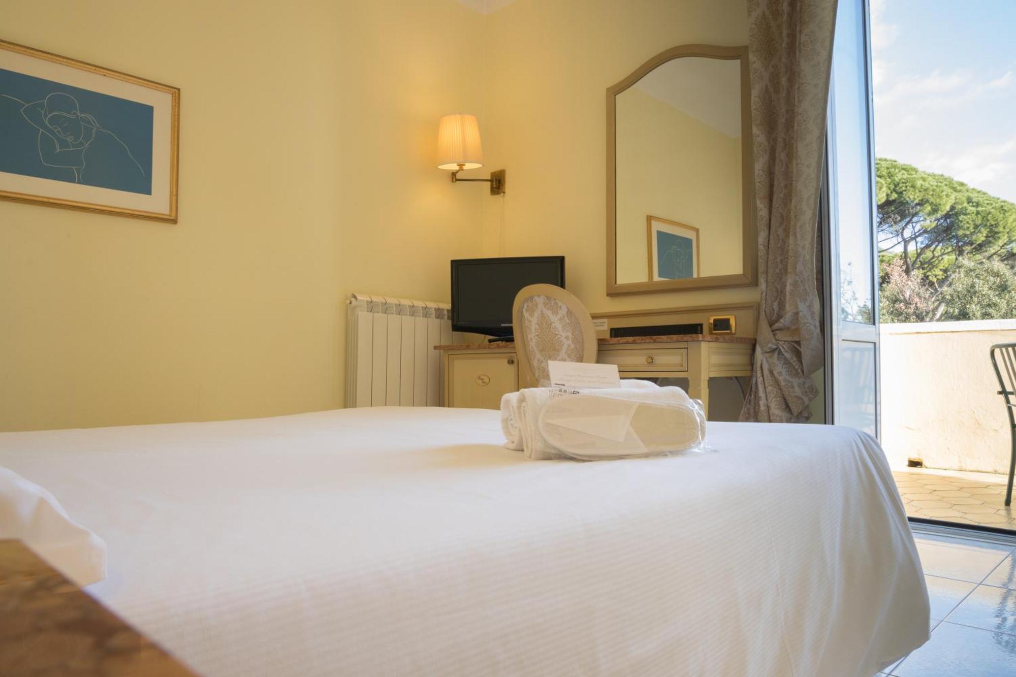 Ena Hotel Arenzano Luaran gambar