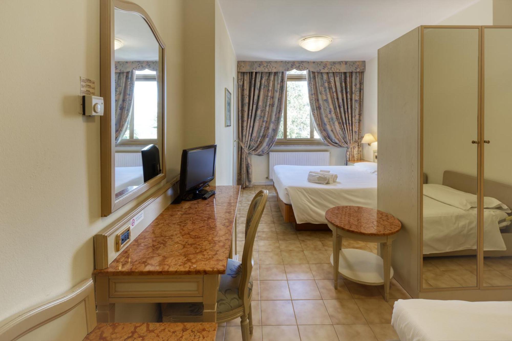 Ena Hotel Arenzano Luaran gambar