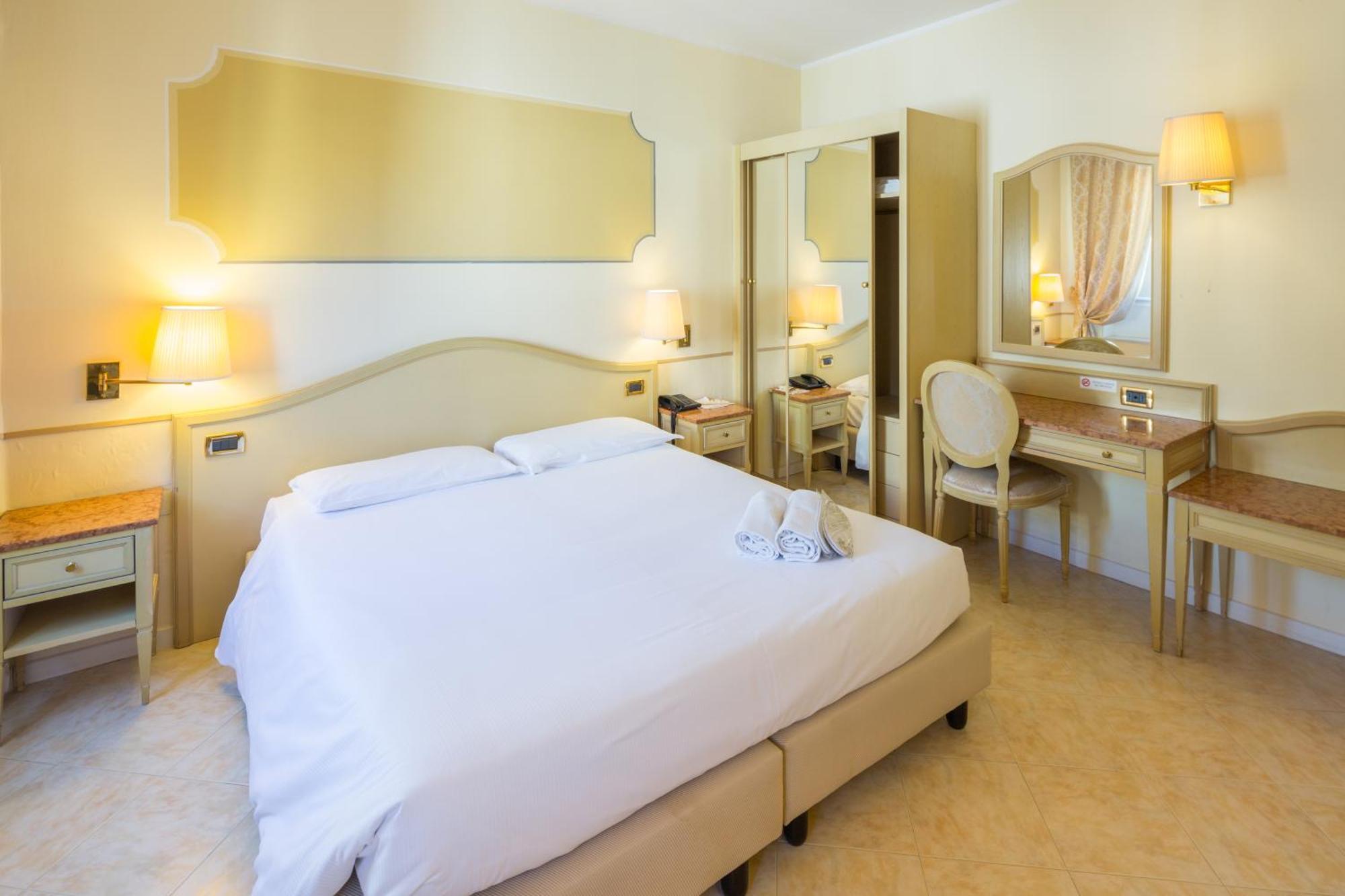 Ena Hotel Arenzano Luaran gambar