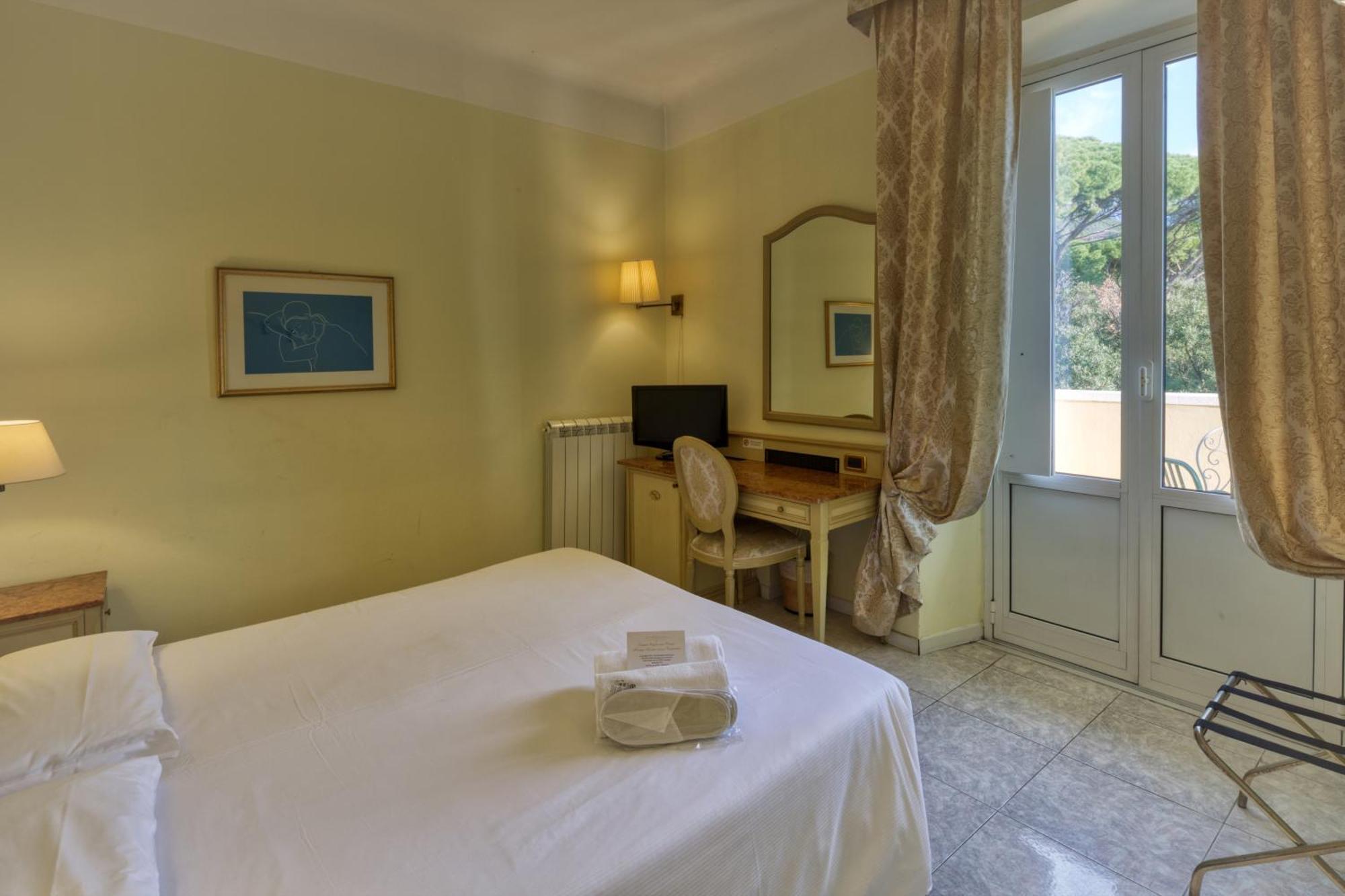 Ena Hotel Arenzano Luaran gambar
