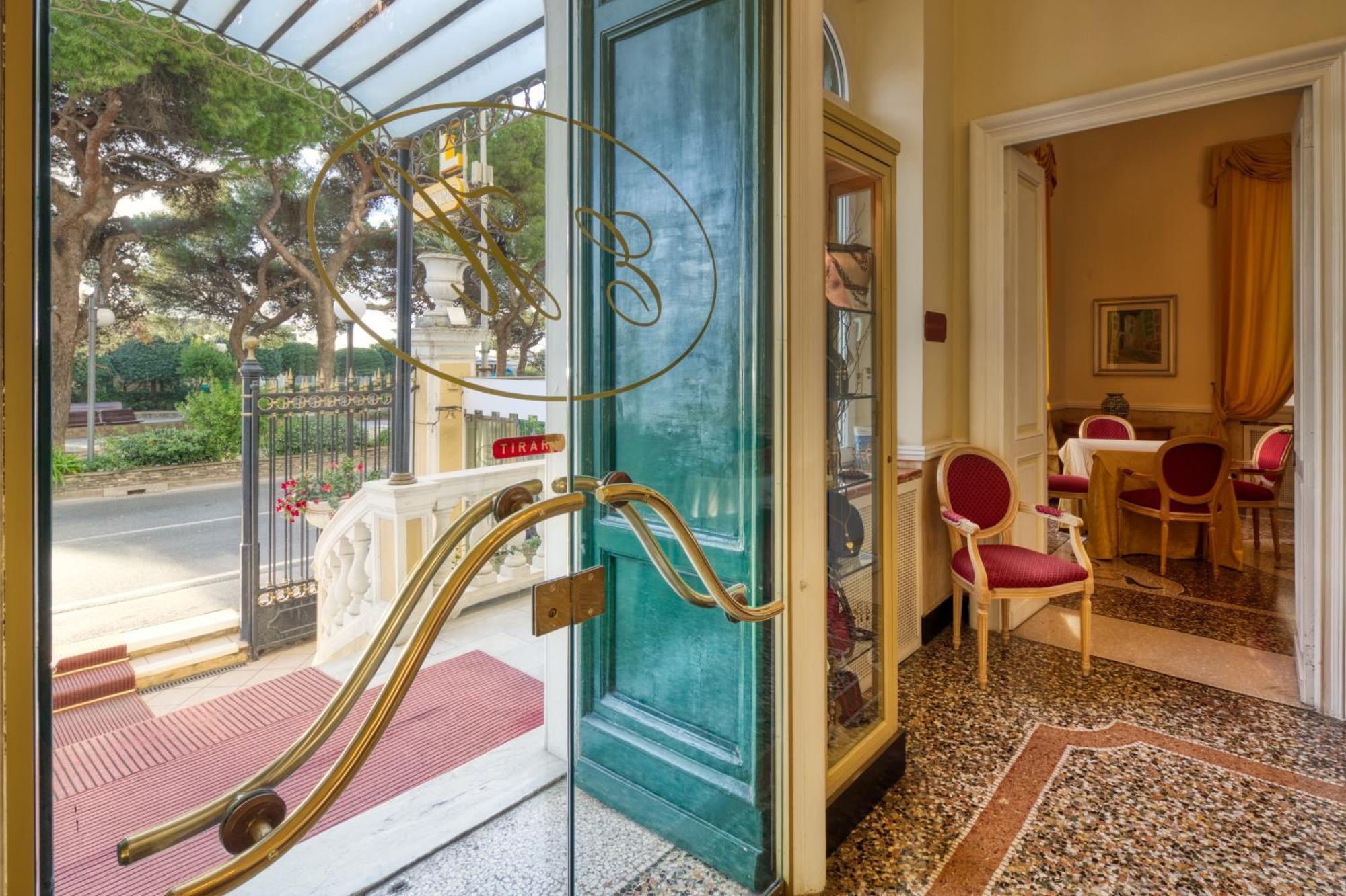 Ena Hotel Arenzano Luaran gambar