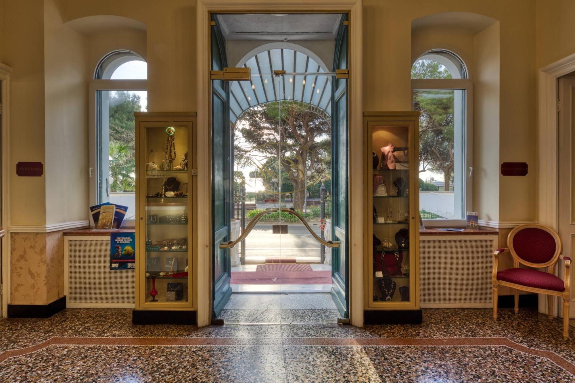 Ena Hotel Arenzano Luaran gambar