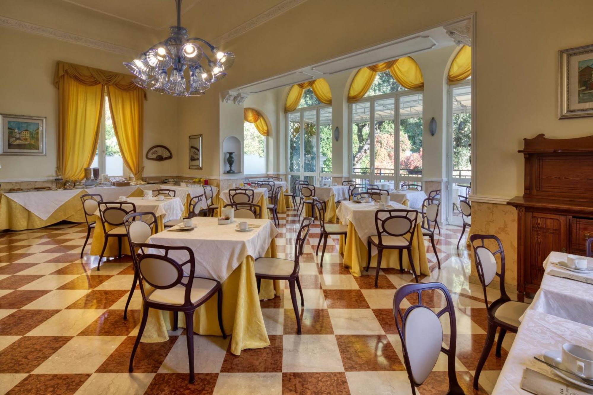 Ena Hotel Arenzano Luaran gambar