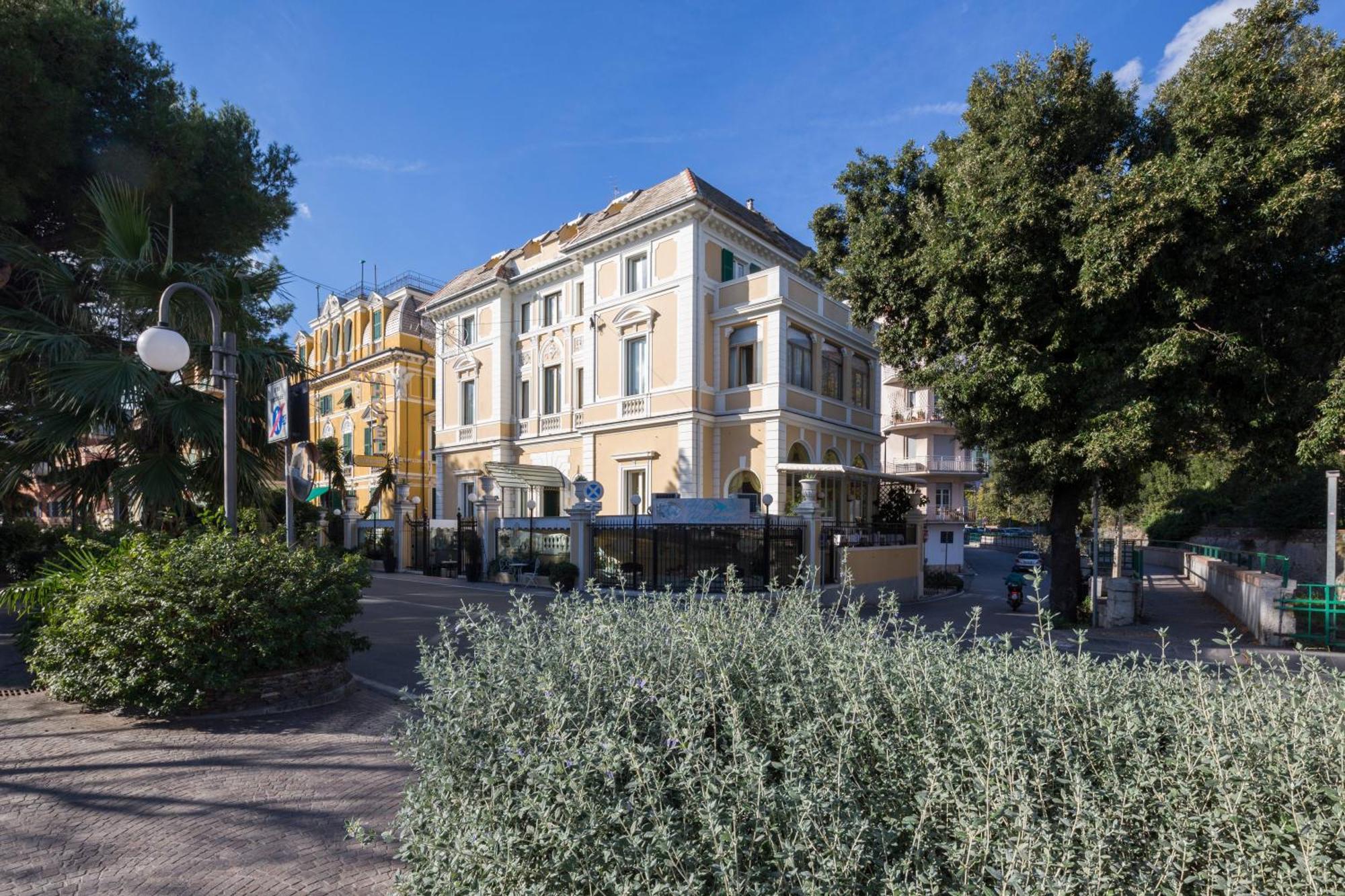 Ena Hotel Arenzano Luaran gambar